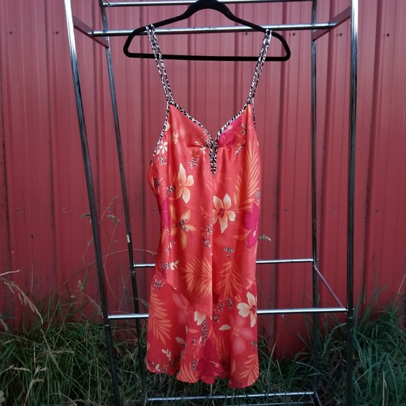 Secret Treasures Other - L Secret Treasures ruffle hem slip